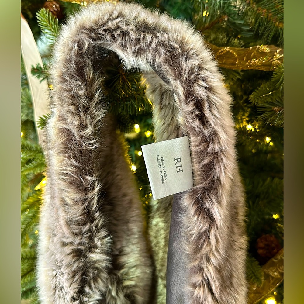 Restoration Hardware Like New Scarf
